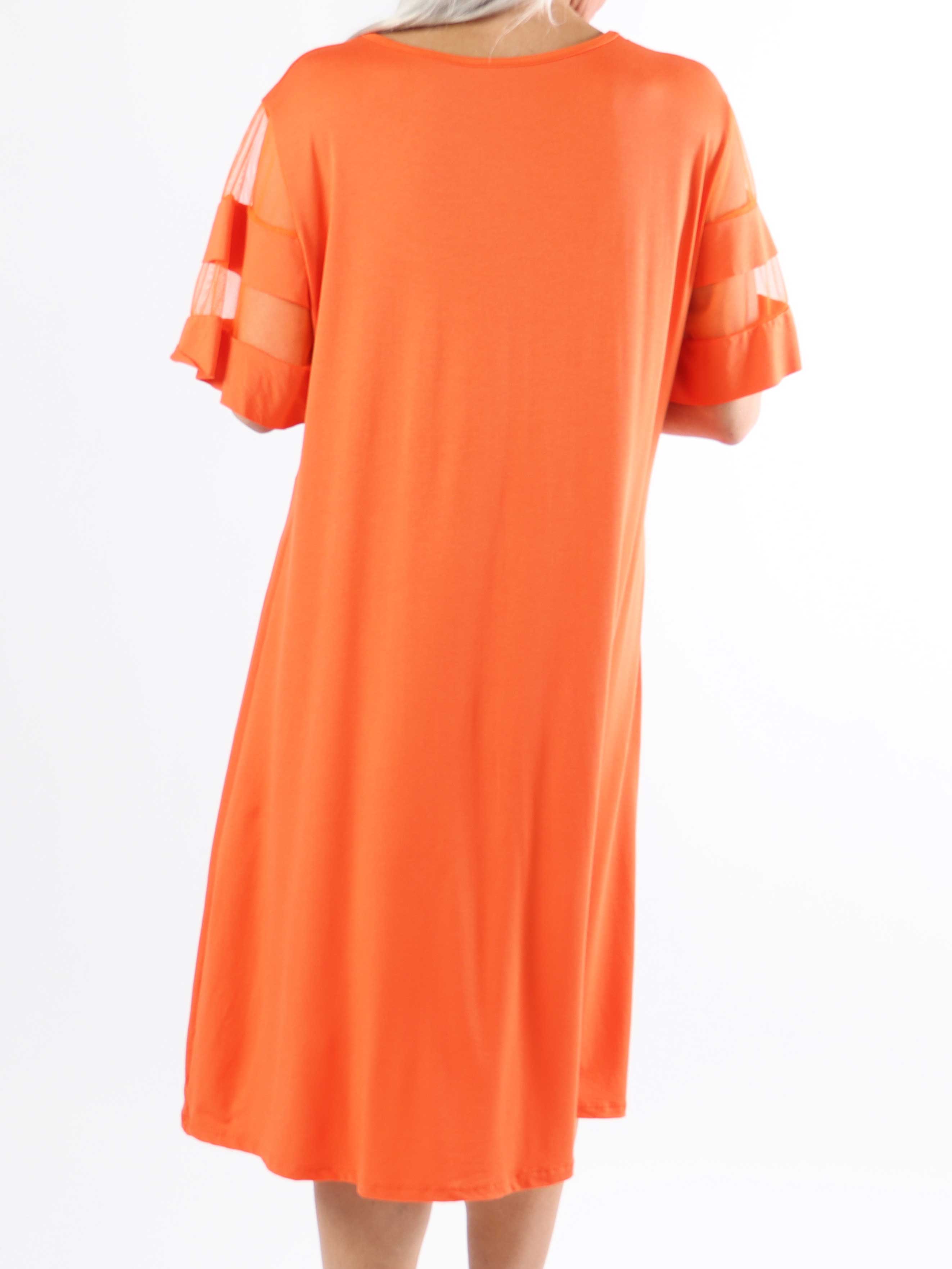 Sakina - T-shirtklänning i plus size med fina ärmar